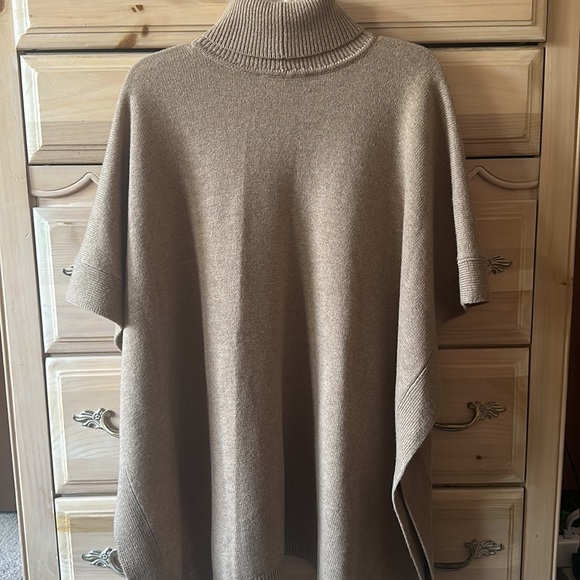 Hugo Boss | Tan Turtleneck Virgin Wool Landera Poncho One Size - Picture 3 of 7